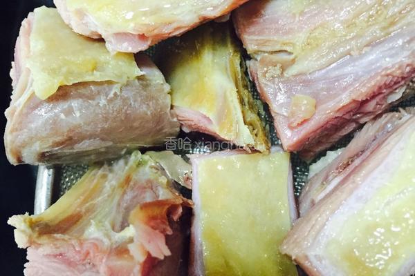 腊鸭腿炖萝卜的做法图解3