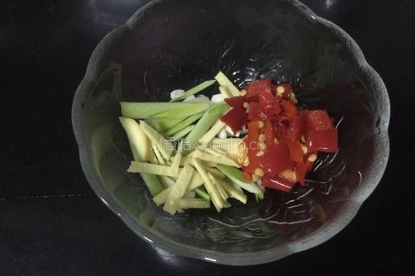 红烧鲫鱼的做法图解3