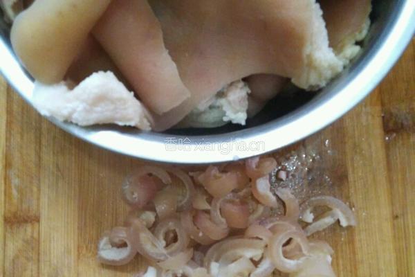 双色肉皮冻的做法图解4