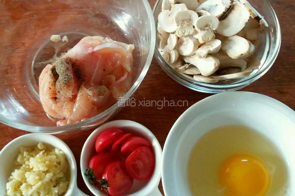 意大利面（白酱蘑菇鸡肉螺旋面）的做法图解2