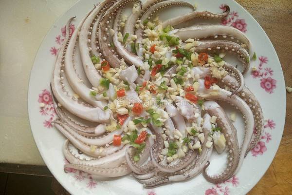 油冲菊花鱿鱼的做法图解8