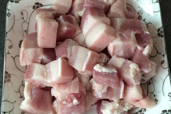 鹌鹑蛋红烧肉的做法图解2