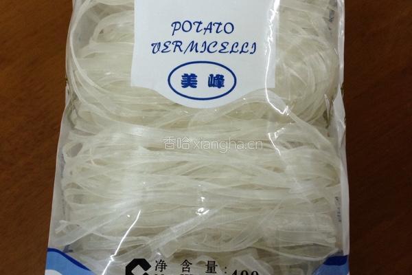 白菜炖宽粉的做法图解2