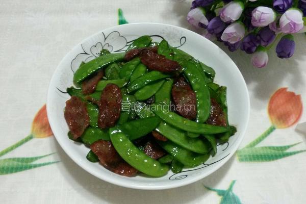 荷兰豆炒腊肠的做法图解6