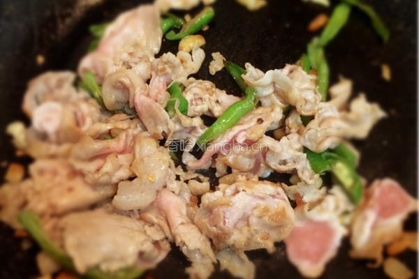 辣白菜炒肉片的做法图解2