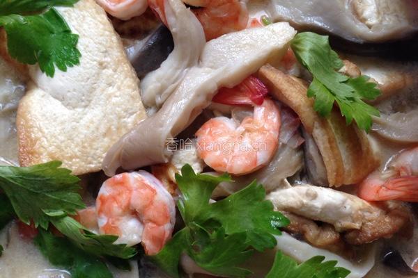虾仁平菇豆腐煲的做法图解11