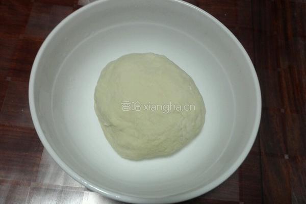 虾仁火腿披萨的做法图解1