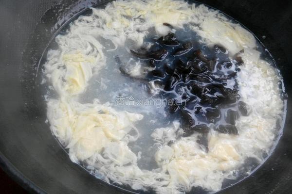 黄瓜木耳鸡蛋汤的做法图解4