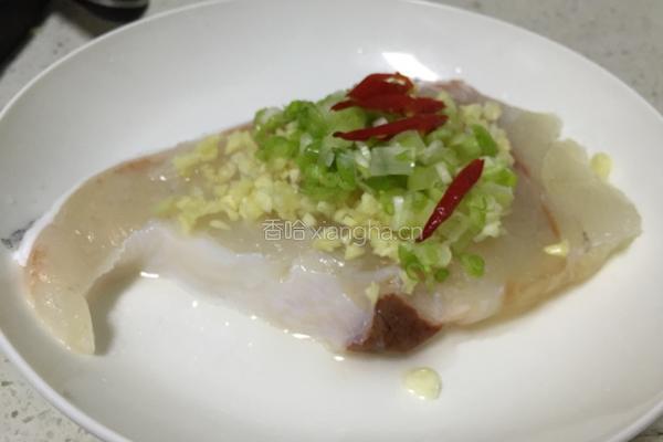 清蒸龙胆石斑鱼的做法图解4