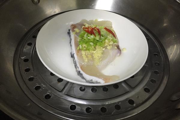 清蒸龙胆石斑鱼的做法图解5