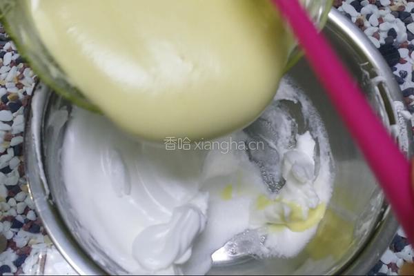 戚风蛋糕的做法图解8