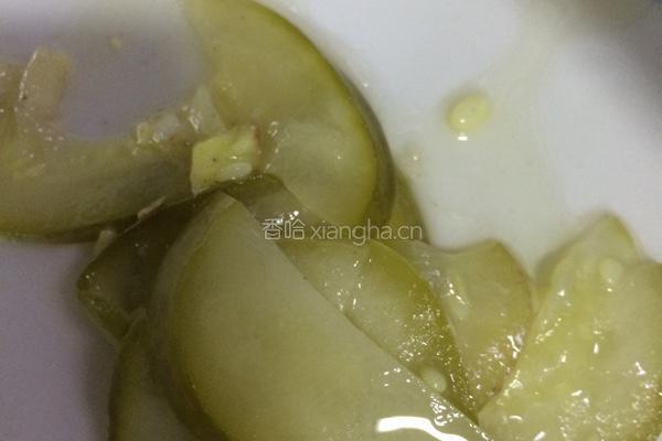 酸瓜闷白骨鱼的做法图解3