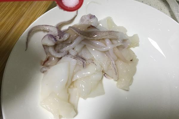 芹菜炒鲜鱿的做法图解7