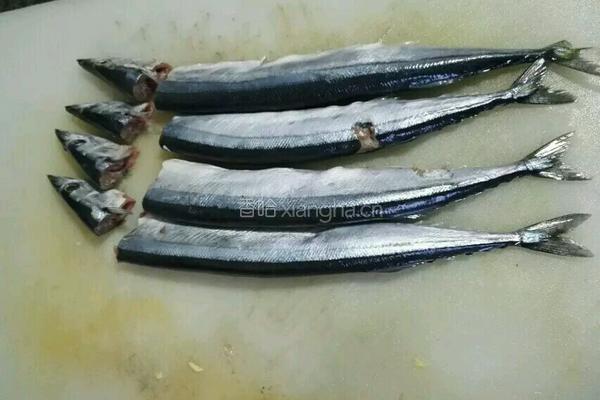 香煎秋刀鱼的做法图解1
