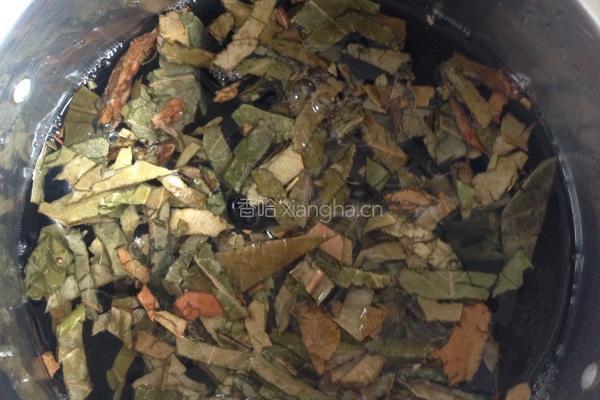 枇杷叶黑豆水的做法图解4