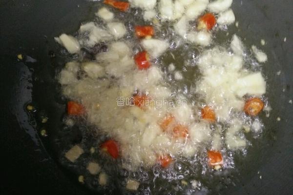 辣炒木耳黄瓜的做法图解2
