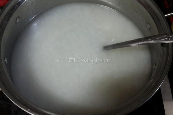 生滚鱼片瘦肉粥的做法图解5