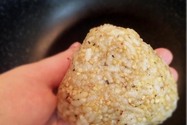 香煎饭团的做法图解2