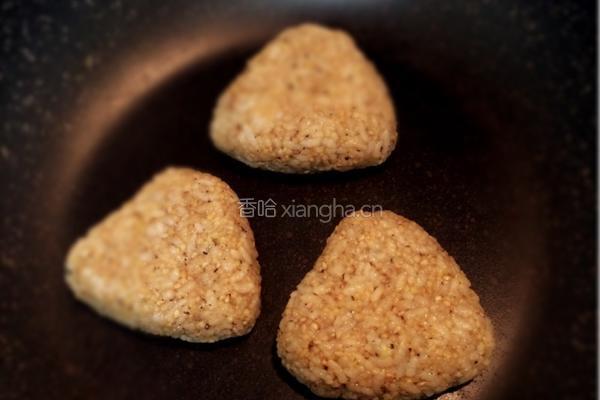 香煎饭团的做法图解3