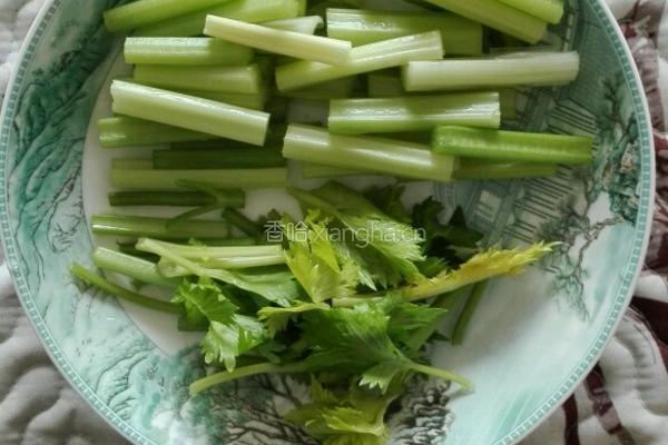 西芹番茄炖豆腐的做法图解3