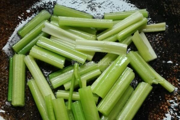 西芹番茄炖豆腐的做法图解7