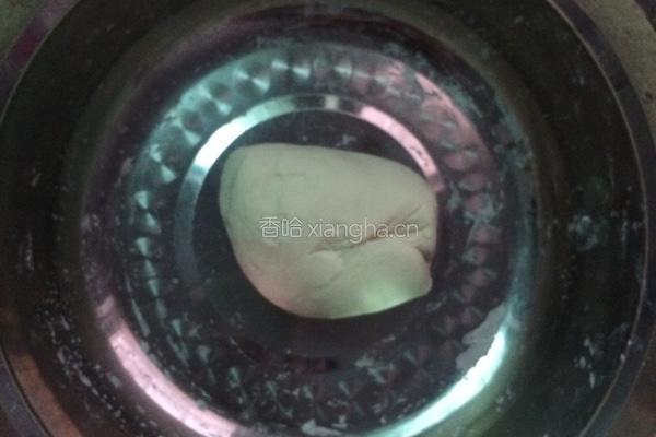 韭菜鸡蛋饺子的做法图解2