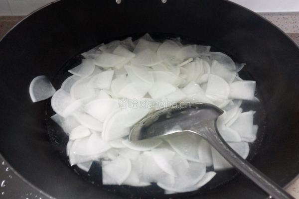 香菜拌萝卜的做法图解3