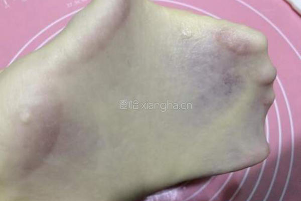 淡奶油小面包的做法图解1