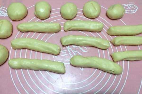淡奶油小面包的做法图解4