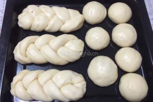 淡奶油小面包的做法图解5