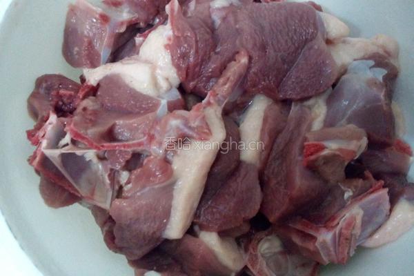 红烧鸭肉的做法图解1
