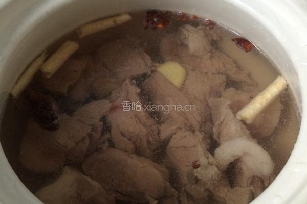 砂锅排骨萝卜汤的做法图解3