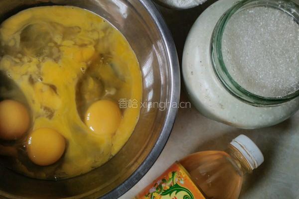 全蛋电饭锅蛋糕的做法图解1