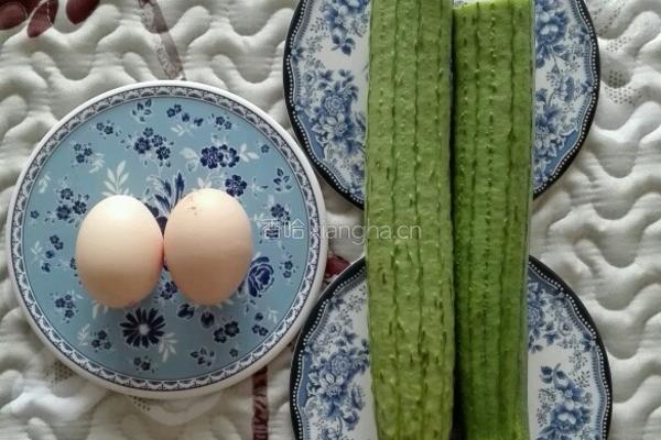芝麻丝瓜炒鸡蛋的做法图解1