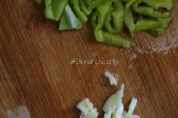 烧烤味的花菜的做法图解1
