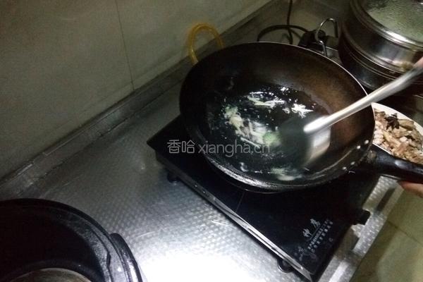 白菜胡萝卜扒木耳的做法图解5