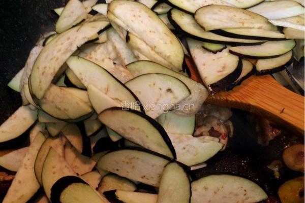 青椒肉片煎茄子的做法图解6