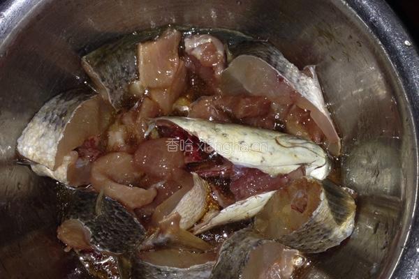瘦肉蒸生鱼的做法图解3
