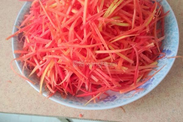 瘦肉炒胡罗卜丝的做法图解2