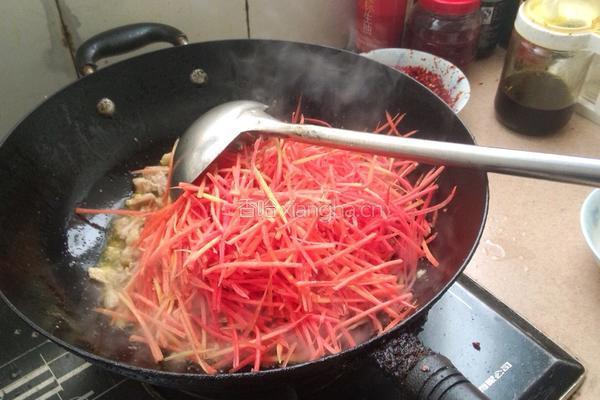 瘦肉炒胡罗卜丝的做法图解5