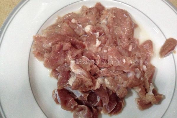 西兰花炒肉片的做法图解2