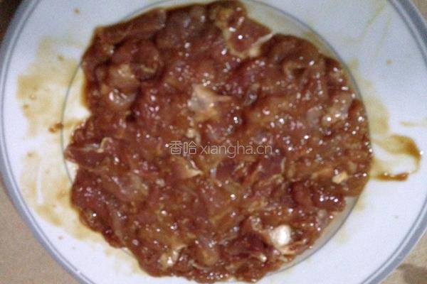 西兰花炒肉片的做法图解3