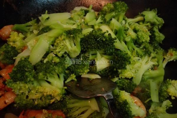 西蓝花炒虾仁的做法图解9