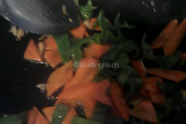 佛手瓜炒青椒的做法图解3