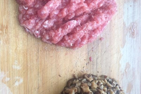 瘦肉香菇糯米饭的做法图解2