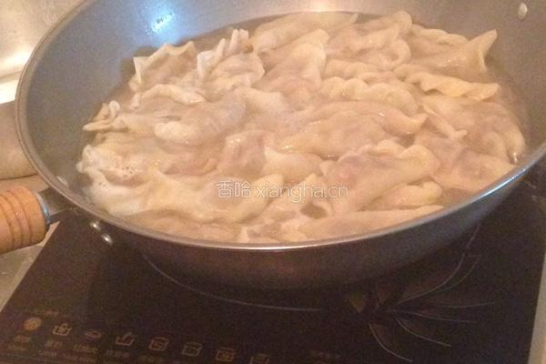 芹菜猪肉水饺的做法图解12