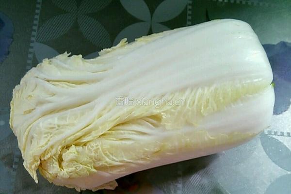 糖醋辣白菜的做法图解1