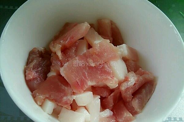 木耳炒肉片的做法图解2