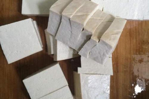 番茄炒豆腐的做法图解1