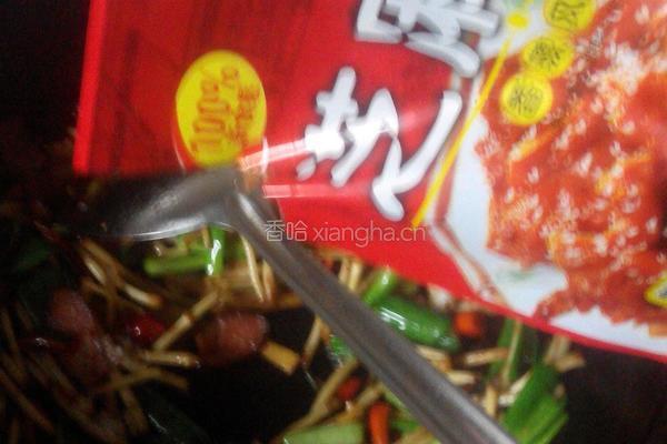 折耳根炒腊肉的做法图解9